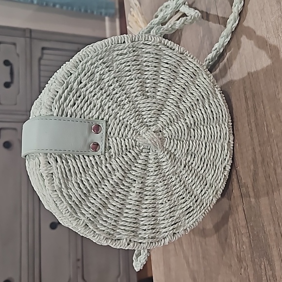 Mia & tess sea glass green round rattan purse - Picture 2 of 11